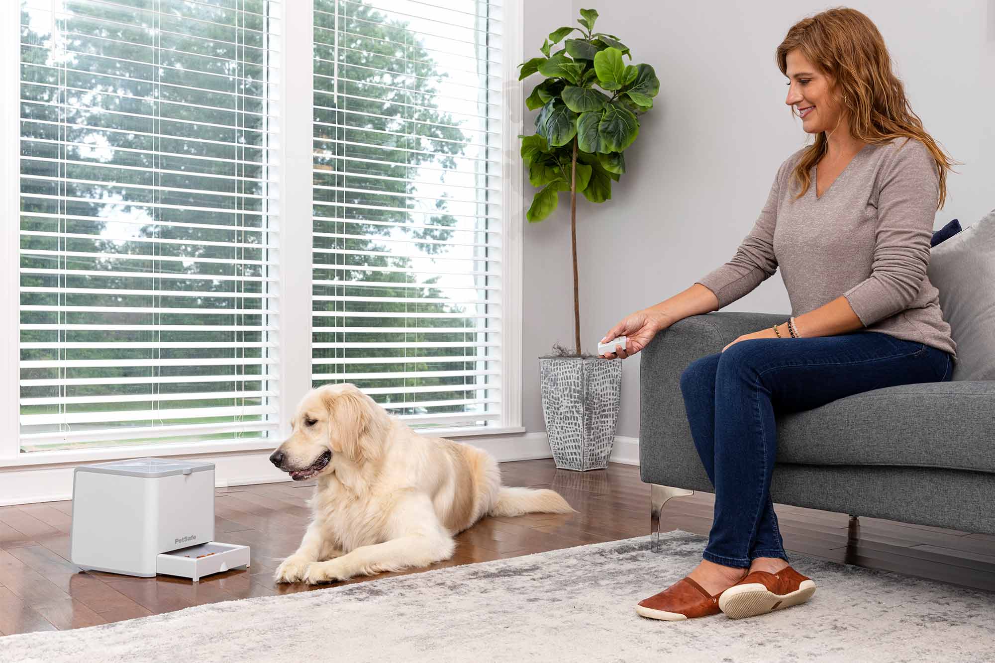 PetSafe Teach & Treat Remote Reward Trainer - Image 11